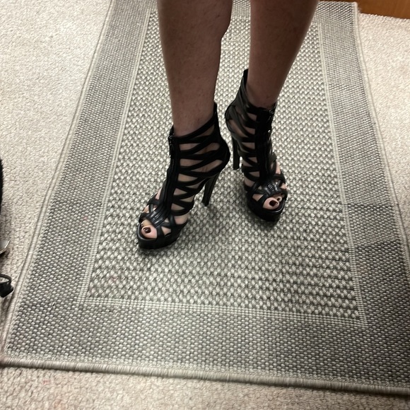 Gucci Cage Leather Peep Toe Platform Booties - Picture 14 of 14